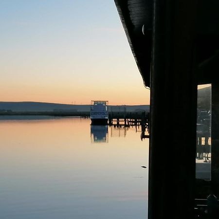 Kingfisher By The River - Self Catering フェルドドリフ エクステリア 写真